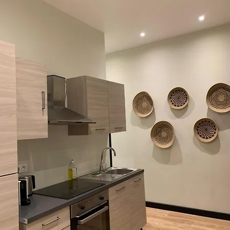 159 - Urban Beautiful Brand New Flat In Apartment *