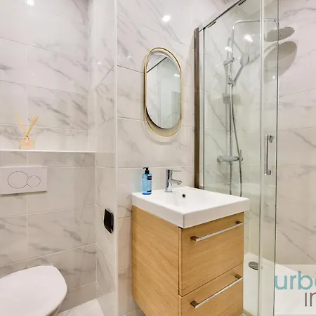 159 - Urban Beautiful Brand New Flat In Apartment *