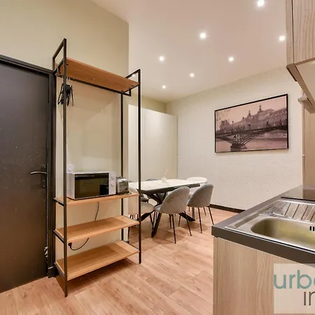 159 - Urban Beautiful Brand New Flat In Apartment