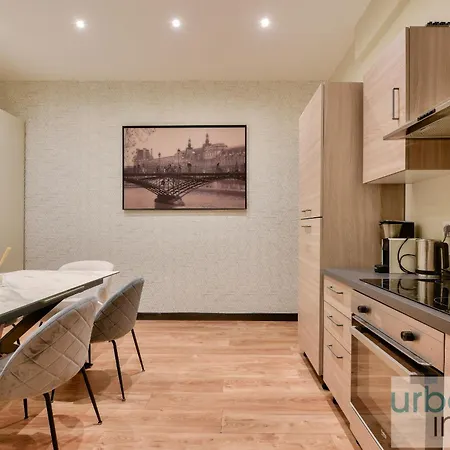 159 - Urban Beautiful Brand New Flat In Apartment