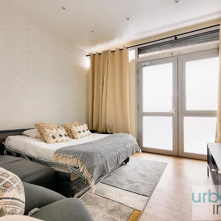 159 - Urban Beautiful Brand New Flat In